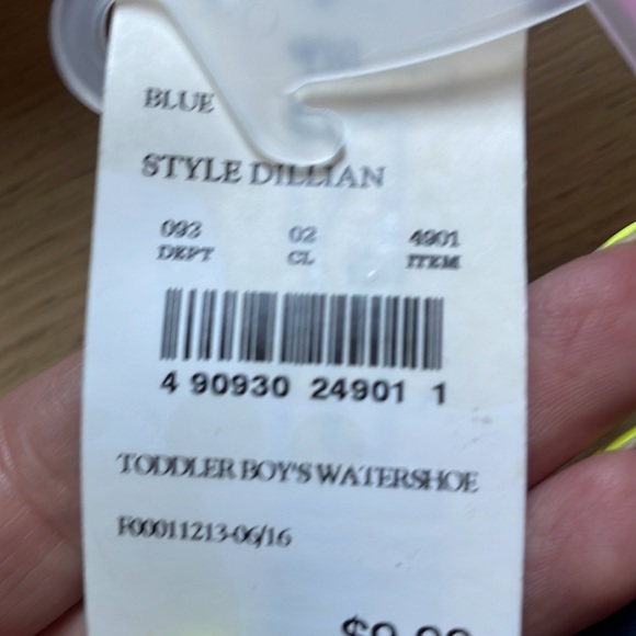 NEW WITH TAGS Water Shoes, size 9/10 toddlers.  Navy & Lime, Velcro strap. - Picture 6 of 6